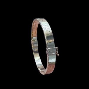 Classic Screw-Motif White Gold Bangle