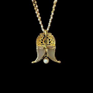 Elegant Emerald Twin Tiger Claw Pearl Pendant