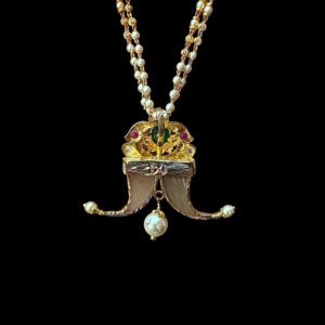 Regal Emerald Twin Tiger Claw Pearl Necklace