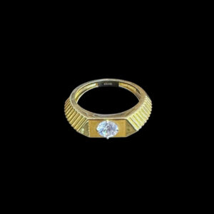 Graceful Gold & Diamond Solitaire Ring