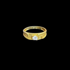 Elegant Gold & Diamond Band Ring