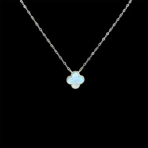 Elegant White Clover Gold Pendant Chain