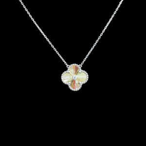 Elegant Quatrefoil Silver Pendant Chain