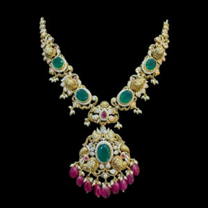 Regal Emerald Antique Gold Necklace