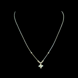 Graceful Gold Four-Petal Floral Pendant Chain